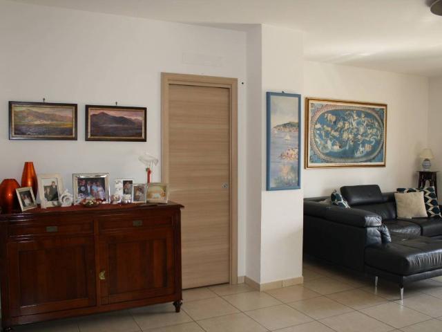 Villa Schiera in vendita a Pellezzano, Campania