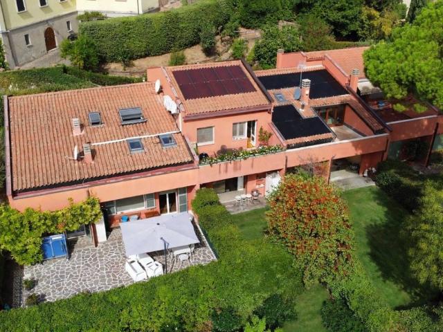 Villa Schiera in vendita a Perugia