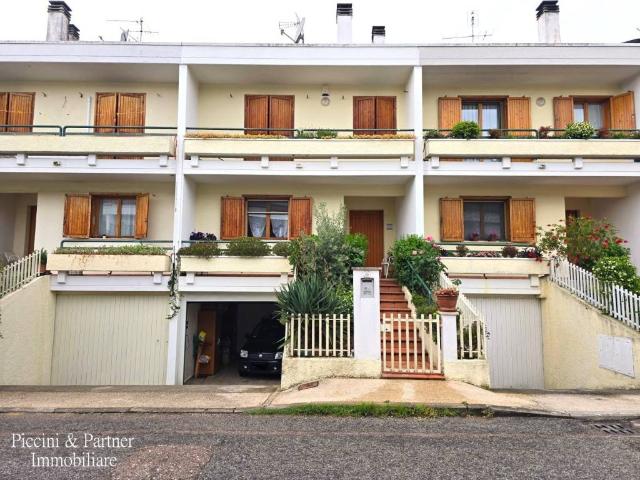 Villa Schiera in vendita a Ponte San Giovanni, Cenerente