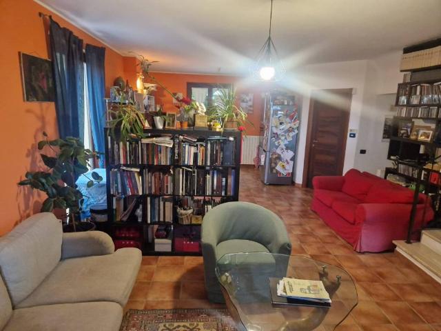 Villa Schiera in vendita a Villa Pitignano, Cenerente