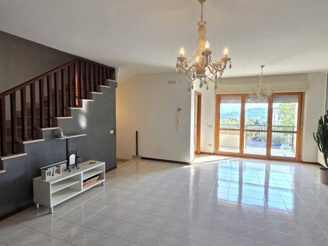 Villa Schiera in vendita a Cenerente, Umbria