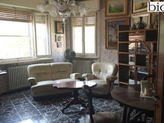 Villa Schiera in vendita a Centro Storico, Marche
