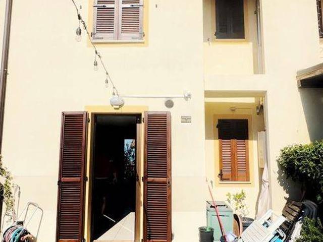 Villa Schiera in vendita a Monteciccardo, Marche