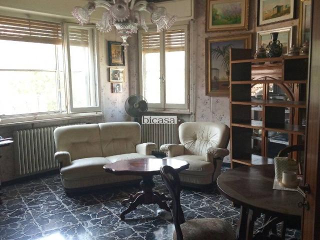 Villa Schiera in vendita a Centro Storico, Marche
