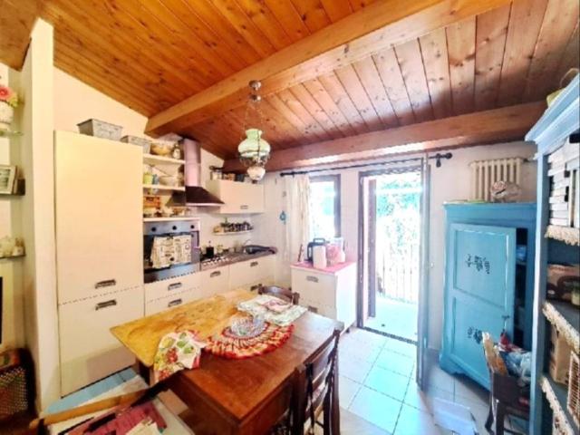 Villa Schiera in vendita a Villa Fastiggi, Marche