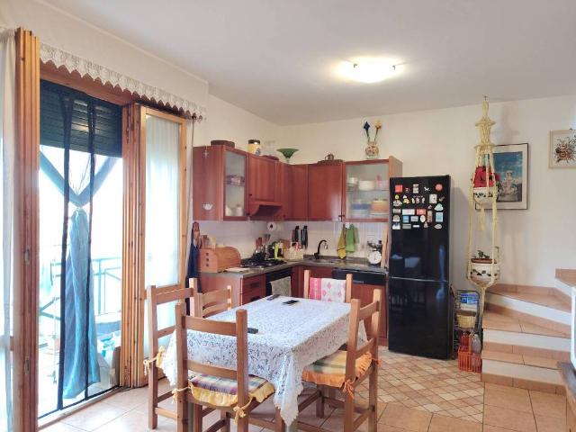 Villa Schiera in vendita a Monteciccardo, Marche