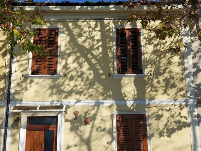 Villa Schiera in vendita a Marche, Pesaro E Urbino