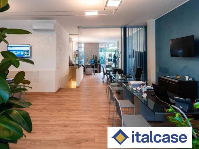 Villa Schiera in vendita a Baia Flaminia, Marche