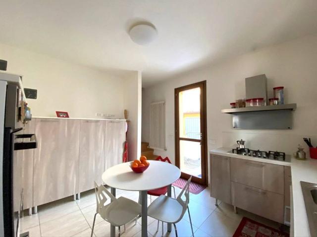 Villa Schiera in vendita a Villa Fastiggi, Marche