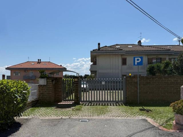 Villa Schiera in vendita a C.da Colle Cervone, Pescara