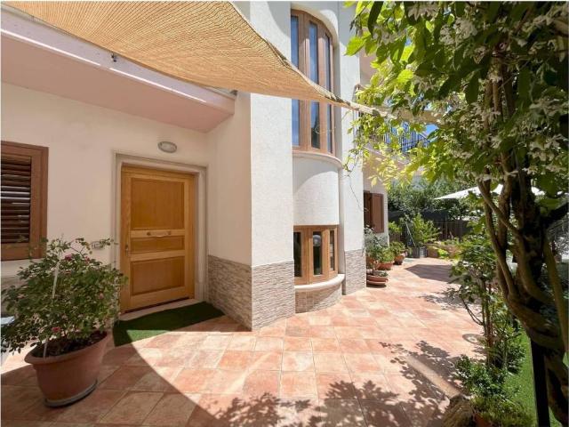 Villa Schiera in vendita a Pesche, Molise