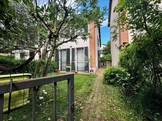 Villa Schiera in vendita a Cascina Fornace, Peschiera Borromeo