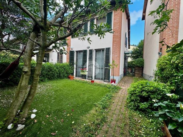 Villa Schiera in vendita a Cascina Fornace, Peschiera Borromeo