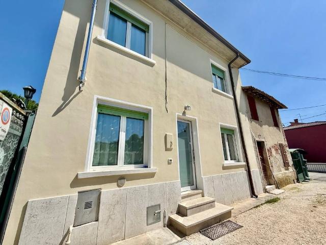 Villa Schiera in vendita a Peschiera Del Garda, Veneto