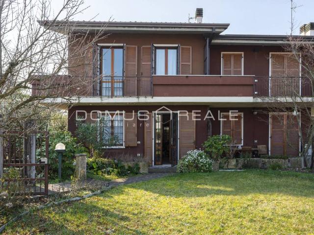 Villa Schiera in vendita a Peschiera Del Garda, Veneto