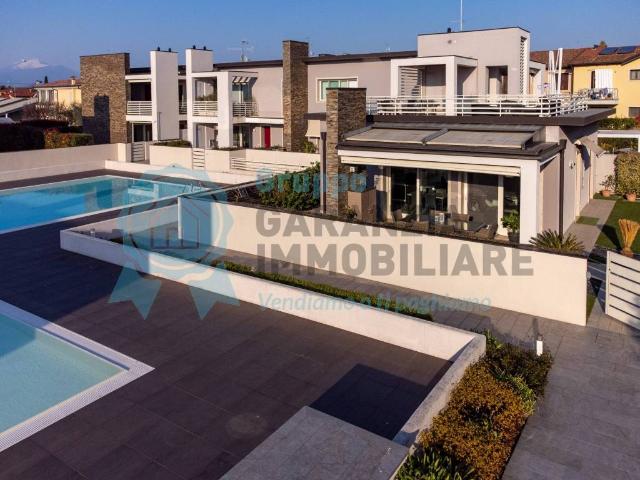 Villa Schiera in vendita a Peschiera Del Garda, Veneto