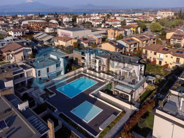 Villa Schiera in vendita a Peschiera Del Garda, Veneto