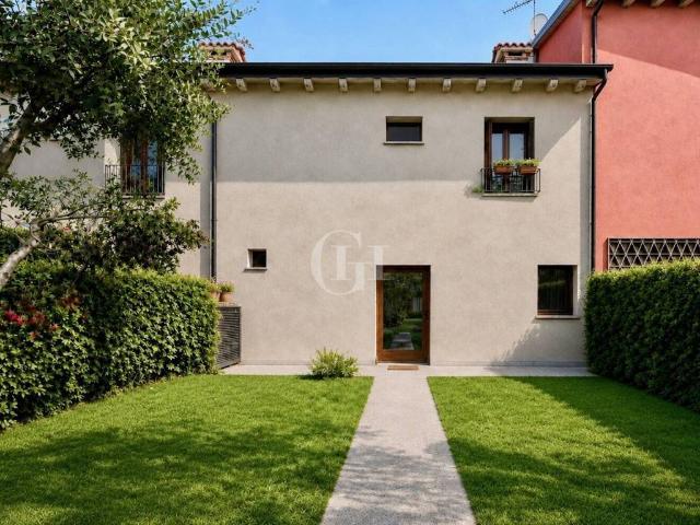 Villa Schiera in vendita a Peschiera Del Garda, Veneto