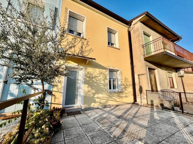 Villa Schiera in vendita a Peschiera Del Garda, Veneto