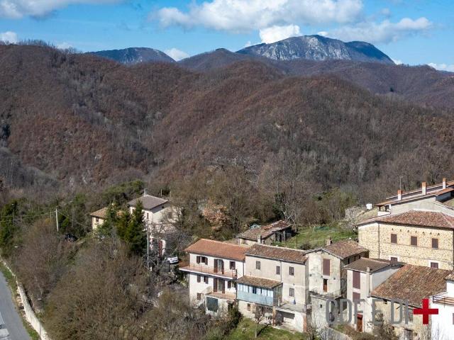 Villa Schiera in vendita a Campolano, Pescorocchiano