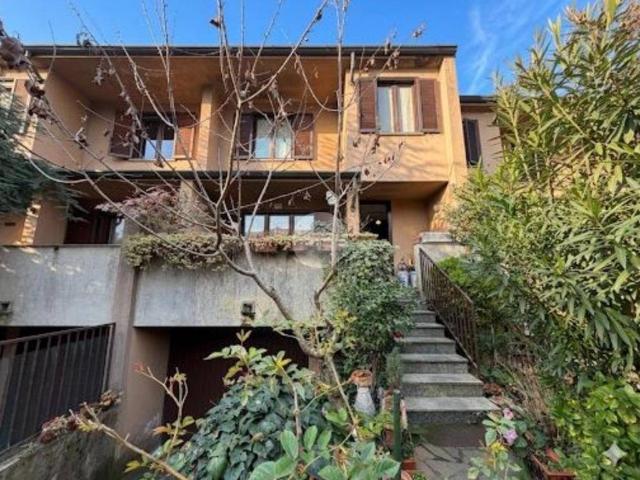 Villa Schiera in vendita a Pessano Con Bornago, Lombardia