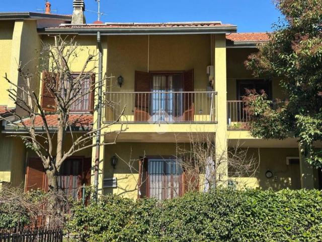 Ville Schiera in vendita a Pessano Con Bornago, Cascina Pariana
