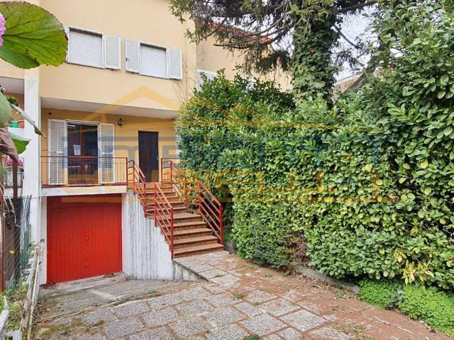 Ville Schiera in vendita a Pessano Con Bornago, Cascina Pariana