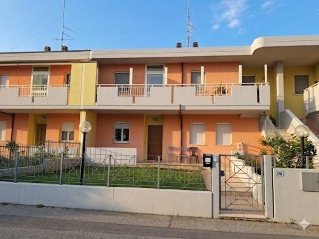 Villa Schiera in vendita a Petacciato, Molise
