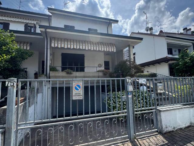 Villa Schiera in vendita a Besurica, Piacenza