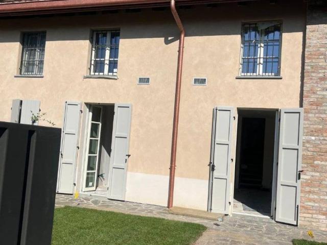 Villa Schiera in vendita a Piacenza, Reggio Emilia