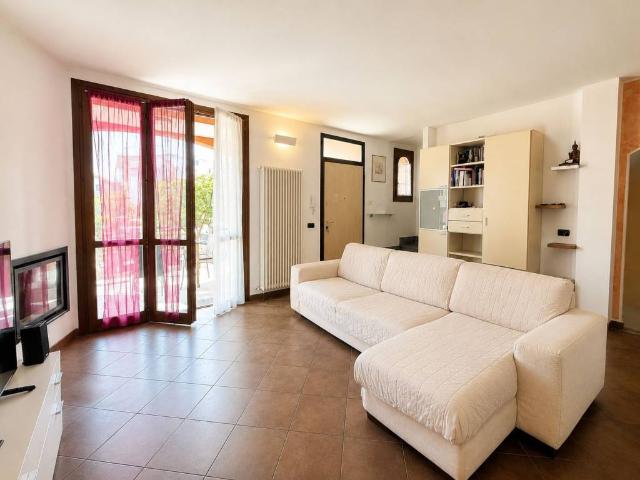 Villa Schiera in vendita a Piacenza, Reggio Emilia