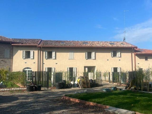 Villa Schiera in vendita a Piacenza, Reggio Emilia