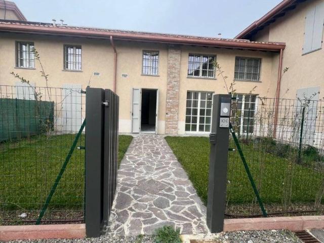 Villa Schiera in vendita a Piacenza, Reggio Emilia