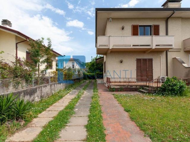 Villa Schiera in vendita a Tonfano, Toscana