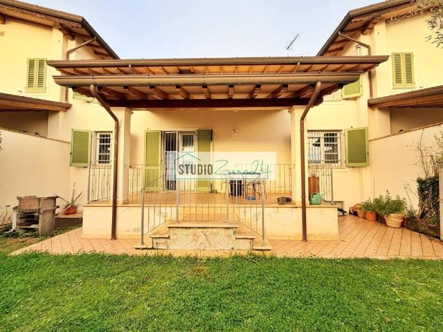 Villa Schiera in vendita a Tonfano, Toscana