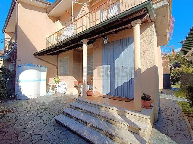 Villa Schiera in vendita a Tonfano, Toscana