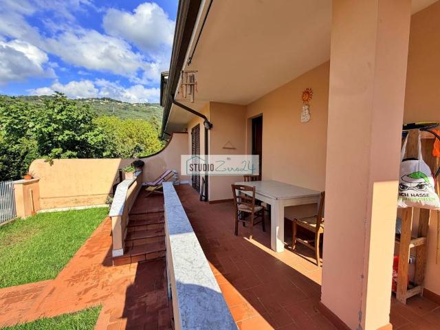Villa Schiera in vendita a Capriglia, Pietrasanta