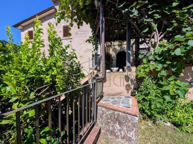 Villa Schiera in vendita a Castello, Tonfano
