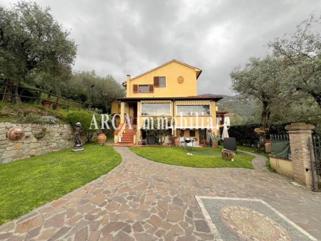 Villa Indipendente in vendita a Tonfano, Toscana