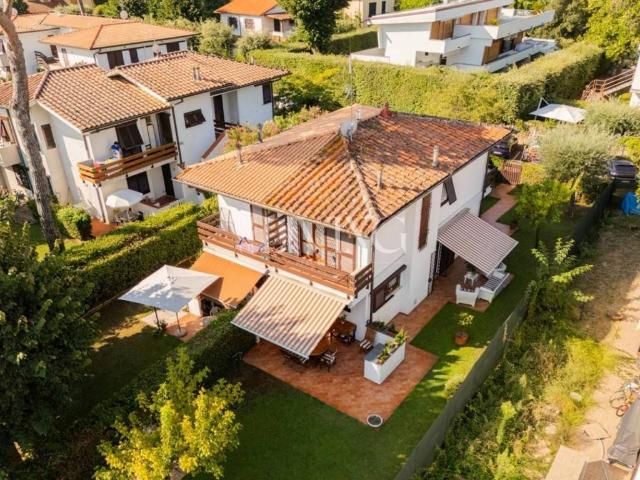 Villa Schiera in vendita a Tonfano, Toscana