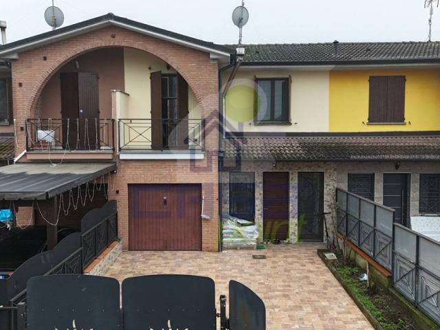 Villa Schiera in vendita a Pieve D'olmi, Lombardia