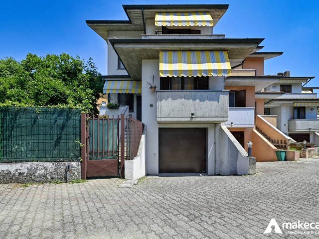 Villa Schiera in vendita a Pieve Fissiraga, Lombardia