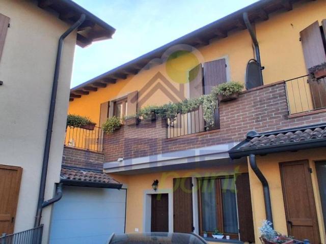 Villa Schiera in vendita a Pieve San Giacomo, Lombardia