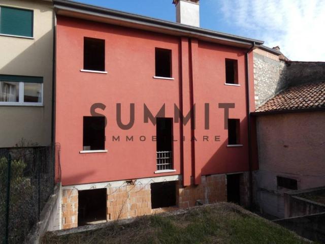 Villa Schiera in vendita a Piovene Rocchette, Veneto