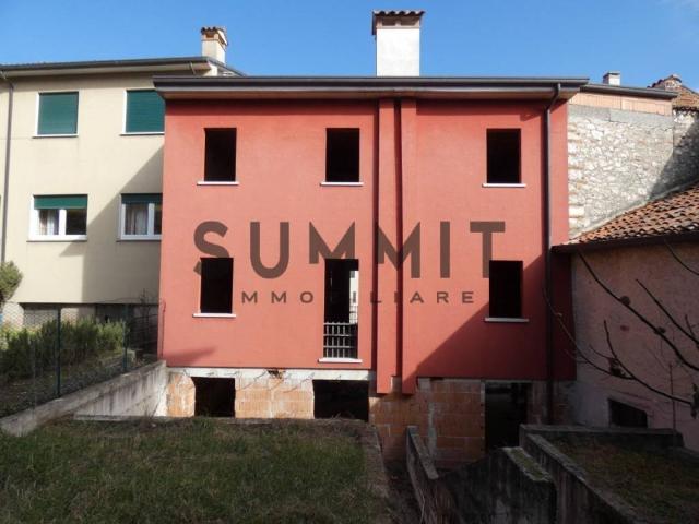 Villa Schiera in vendita a Piovene Rocchette, Veneto