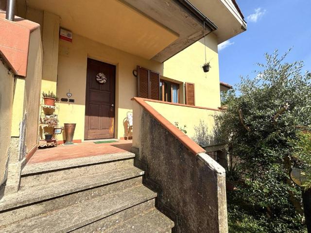 Villa Schiera in vendita a Pistoia, Toscana