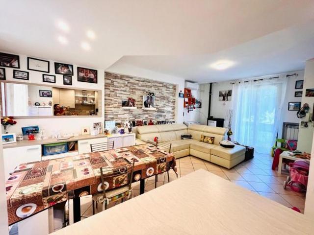 Villa Indipendente in vendita a Unione di comuni Montana Lunigiana, Podenzana