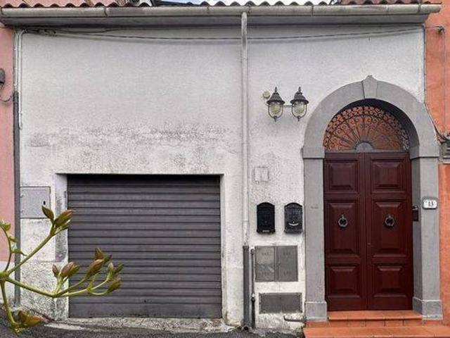 Villa Schiera in vendita a Unione di comuni Montana Lunigiana, Podenzana