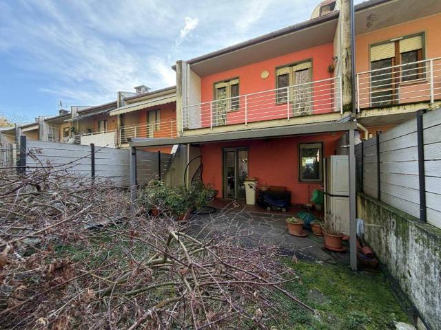 Villa Schiera in vendita a Unione di comuni Montana Lunigiana, Podenzana