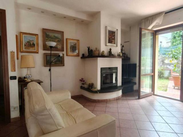Villa Schiera in vendita a Unione di comuni Montana Lunigiana, Podenzana